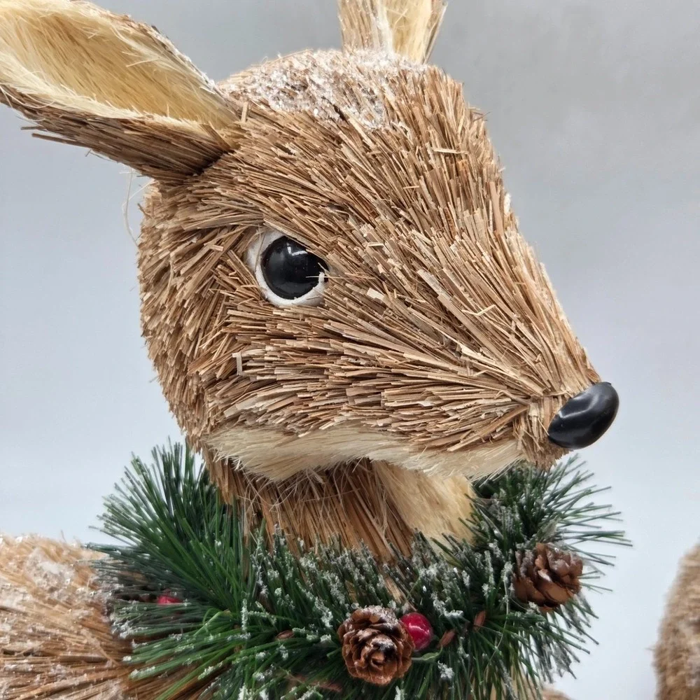 Lot of 2 Straw Deer Holiday Winter Rustic‎ Farmhouse Country Decor 9x11